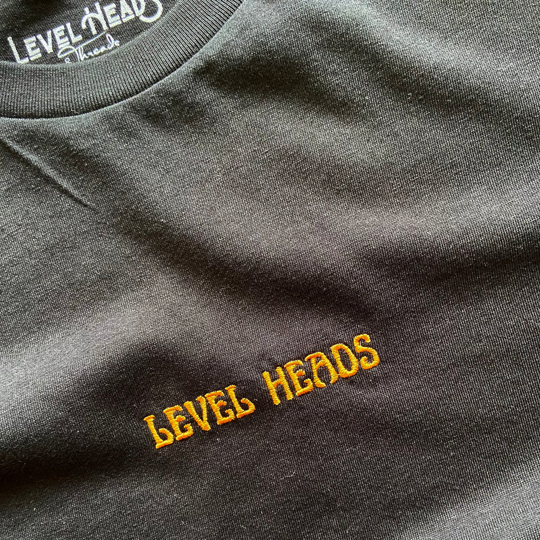 Apricot Logo - Black - LEVEL Heads & Threads